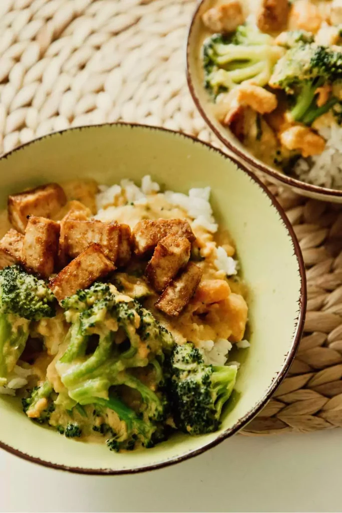 Vegan Tofu Scramble: Fiber and Protein for a Savory Breakfast