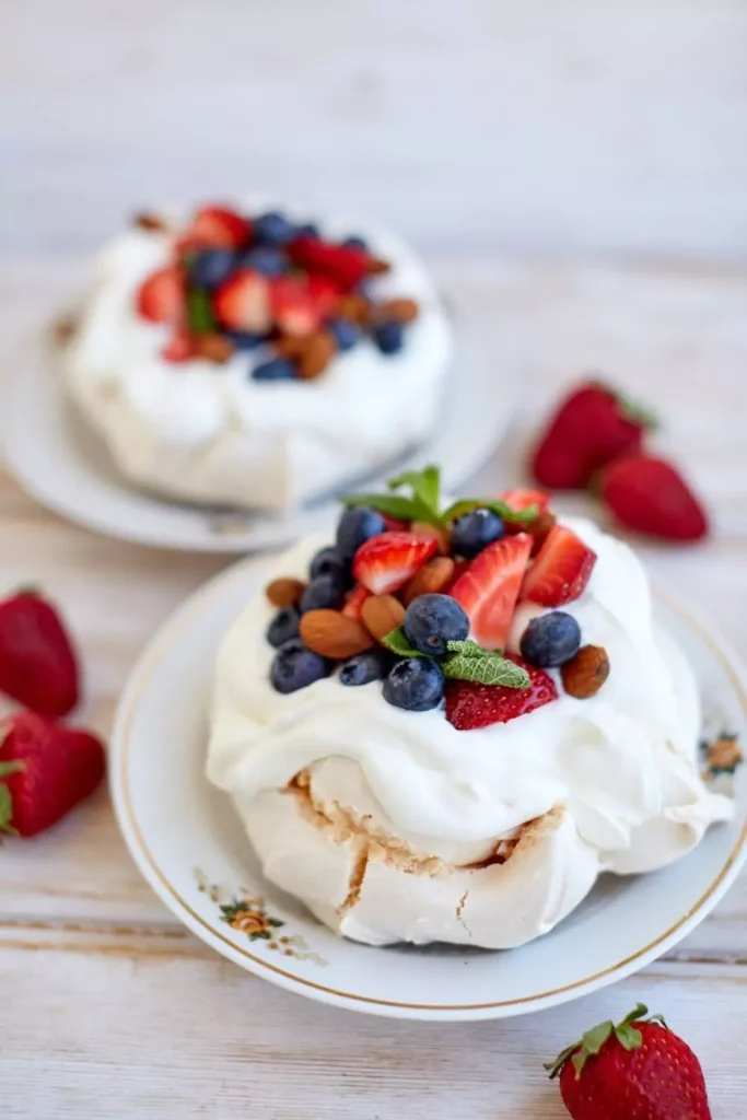  Mini Berry Pavlovas