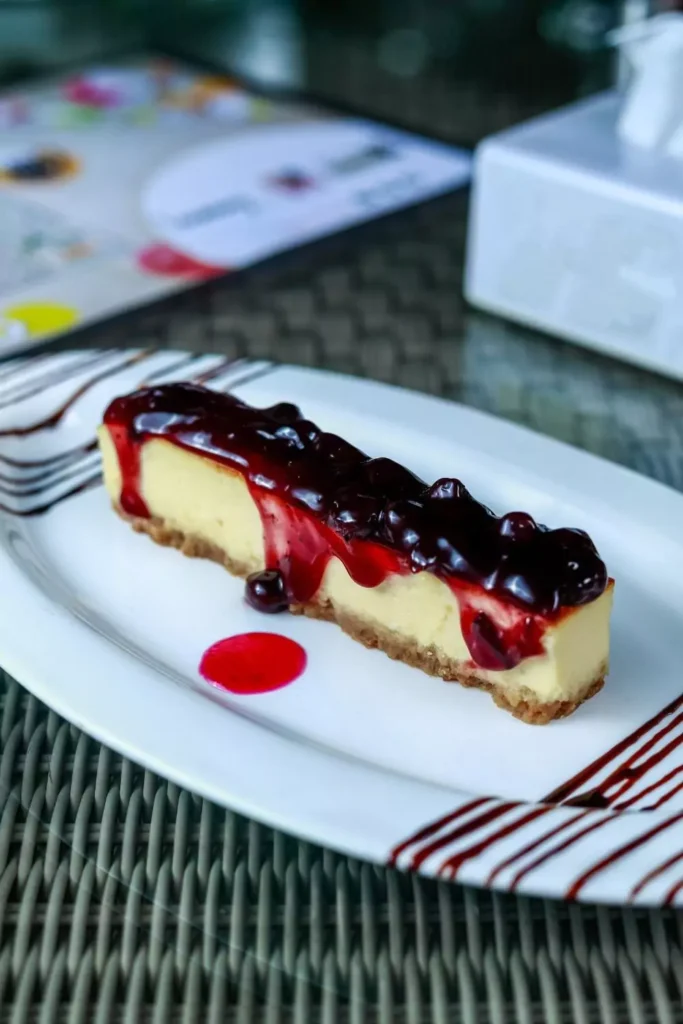 No-Bake Berry Cheesecake Bars