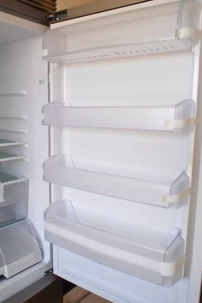 Toothpaste for That Funky Fridge Smell